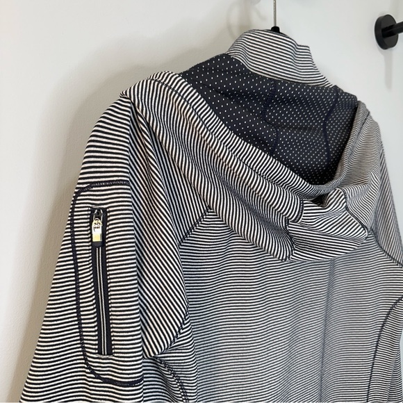 Athleta Heavenly Hail Navy White Stripe Zip Hoodie Pullover Women’s M - Picture 6 of 10
